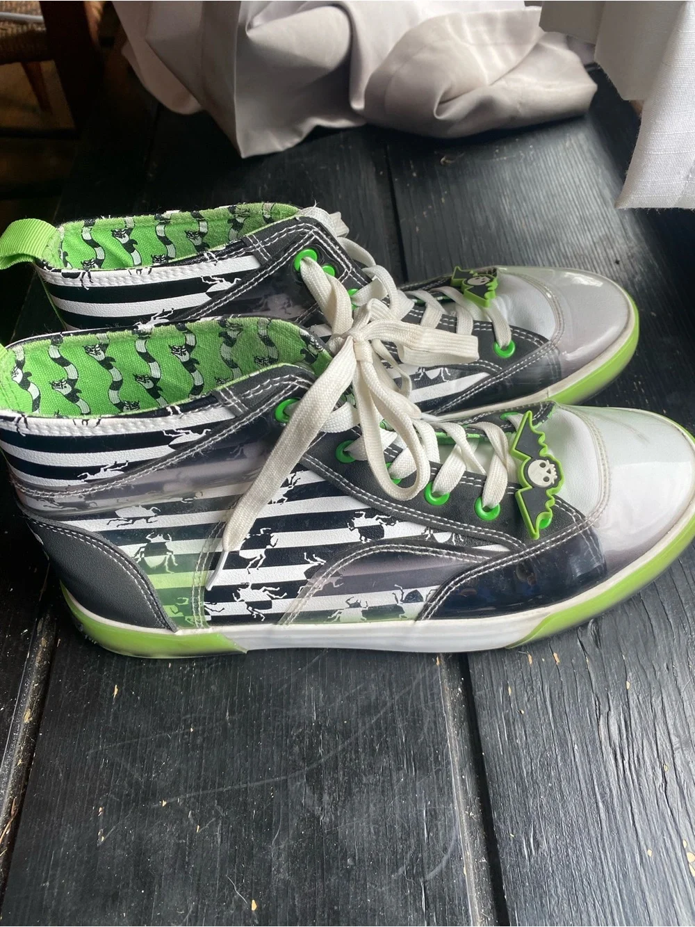 WomansHigh-Top Sneakers in White & Neon Green - Stylish Skate Shoe